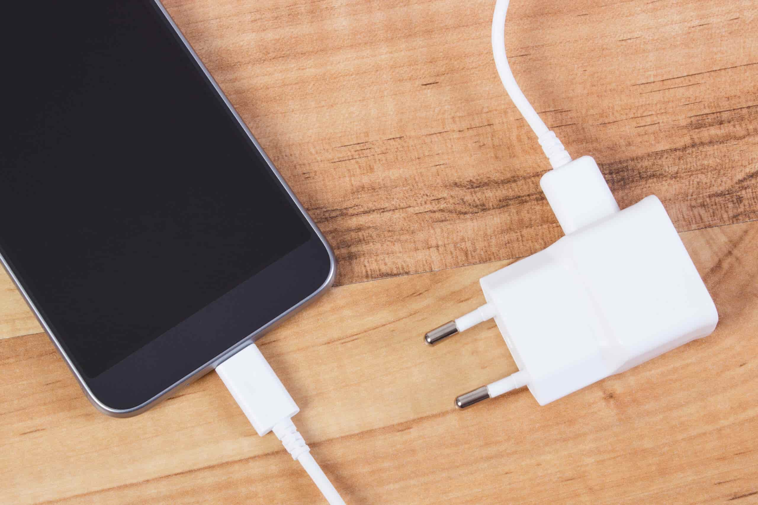 Безопасная зарядка и аксессуары: полный гид по защите вашего смартфона - 2
